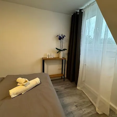 Apartment Ferienwohnung Monteurwohnung 2- Zimmer Fur 4 Gaste